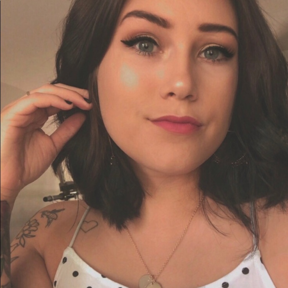 Meet your posher, Hannah!